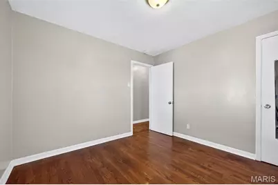10592 Clarendon Avenue, Saint Louis, MO 63114 - Photo 16
