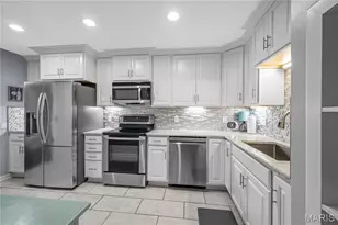 5569 Baronridge Dr, Saint Louis, MO 63129 - Photo 2