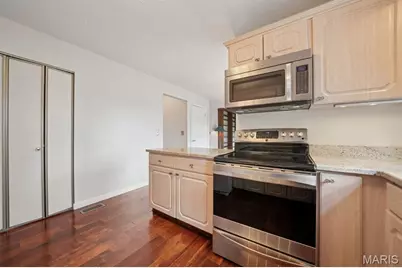 2804 Bear Creek Court, Saint Louis, MO 63129 - Photo 8