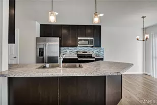 332 Crestfield Ct, Saint Charles, MO 63301 - Photo 8