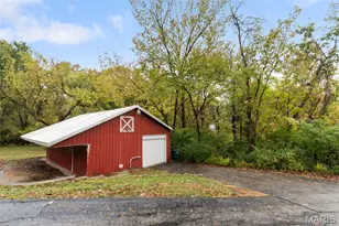 4121 Old Baumgartner Rd, Oakville, MO 63129 - Photo 40