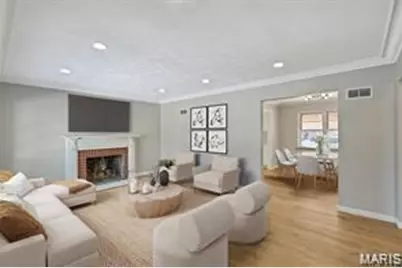 6902 Ira Avenue, Saint Louis, MO 63121 - Photo 1