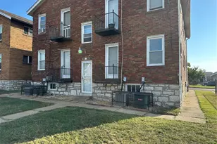 8721 Riverview Blvd, Saint Louis, MO 63147 - Photo 6