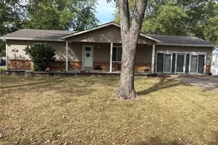 11 S Meadow Dr, O'Fallon, MO 63366 - Photo 1