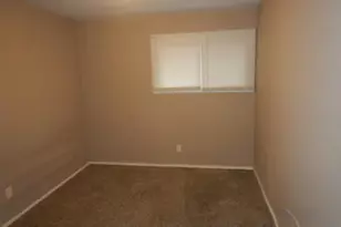 8401 St Olaf Dr, Saint Louis, MO 63134 - Photo 6