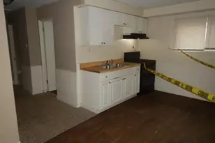 8401 St Olaf Dr, Saint Louis, MO 63134 - Photo 10