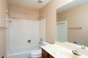 1525 Clayton Woods Ct, Saint Louis, MO 63011 - Photo 30