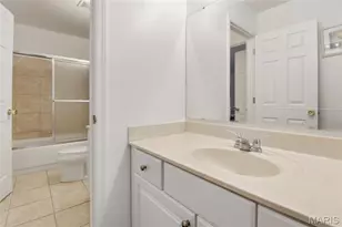 4376 Tavistock Cir, Saint Louis, MO 63129 - Photo 16