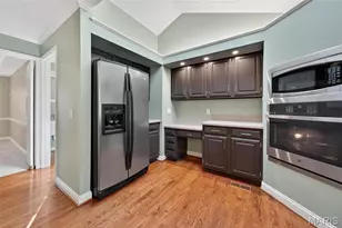 1505 Timberbluff Ct, Chesterfield, MO 63017 - Photo 14