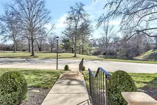 15593 Bedford Forge Dr, Chesterfield, MO 63017 - Photo 2