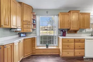 15593 Bedford Forge Dr, Chesterfield, MO 63017 - Photo 12