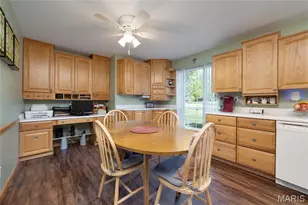 15593 Bedford Forge Dr, Chesterfield, MO 63017 - Photo 12