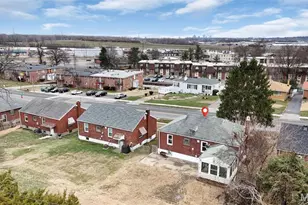 813 Chain of Rocks Dr, Saint Louis, MO 63137 - Photo 22