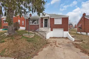 813 Chain of Rocks Dr, Saint Louis, MO 63137 - Photo 2
