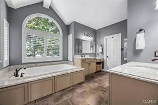 2021 Brook Hill Ct, Chesterfield, MO 63017 - Photo 16