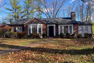 8 Narragansett, Ladue, MO 63124 - Photo 1