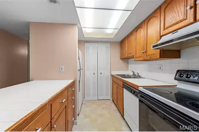 9 Fairways Circle #B, Saint Charles, MO 63303 - Photo 10