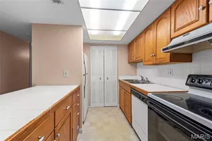 9 Fairways Cir, Saint Charles, MO 63303 - Photo 10