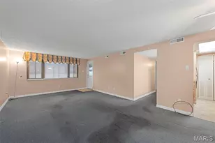 9 Fairways Cir, Saint Charles, MO 63303 - Photo 6