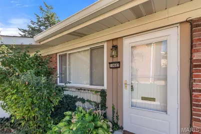 10682 Carroll Wood Way, Saint Louis, MO 63128 - Photo 4