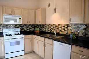 354 Birchwood Crossing Ln, Maryland Heights, MO 63043 - Photo 12