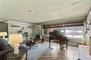 62 W Cardigan Dr, Florissant, MO 63135 - Photo 8