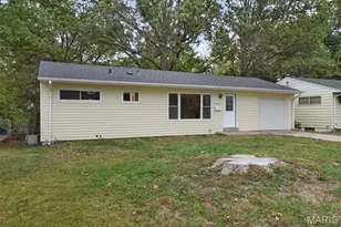 10140 Dellridge Ln, Dellwood, MO 63136 - Photo 2