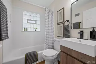 6870 Foxcroft Dr, Saint Louis, MO 63123 - Photo 22