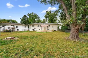 125 Sally Dr, Florissant, MO 63031 - Photo 6