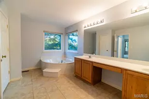 570 Castle Ridge Dr, Ballwin, MO 63021 - Photo 20