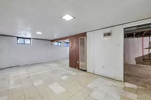 9014 Ellison Dr, Jennings, MO 63136 - Photo 32