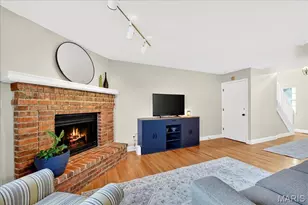 3142 Autumn Trace Dr, Maryland Heights, MO 63043 - Photo 6