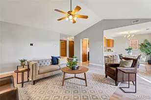 10903 Village Grove Dr, Saint Louis, MO 63123 - Photo 2