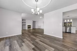 919 Locksley Manor Dr, Lake Saint Louis, MO 63367 - Photo 8