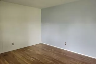 1733 Leaf Crest Dr, Hazelwood, MO 63042 - Photo 8