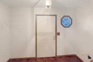 312 Crown Colony Ct, Saint Peters, MO 63376 - Photo 2