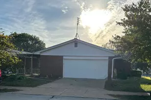 4409 Fatima Dr, Affton, MO 63123 - Photo 2