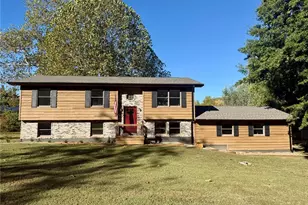 1927 Owens Ave, Hannibal, MO 63401 - Photo 1