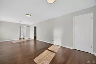 10335 St Joan Ln, Saint Ann, MO 63074 - Photo 8