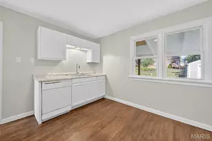 10335 St Joan Ln, Saint Ann, MO 63074 - Photo 10