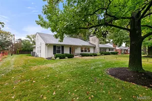 9015 Greenridge Dr, Richmond Heights, MO 63117 - Photo 32