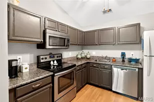 7501 Triwoods Dr, Shrewsbury, MO 63119 - Photo 10