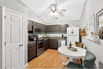 7501 Triwoods Drive #J, Shrewsbury, MO 63119 - Photo 8