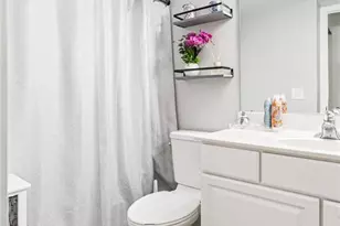 950 E Rue De La Banque, Creve Coeur, MO 63141 - Photo 12