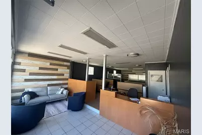 1055 First Capital, Saint Charles, MO 63301 - Photo 2