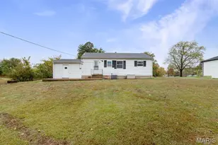 108 Hillsdale Dr, Ballwin, MO 63011 - Photo 2