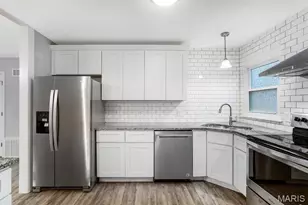 108 Hillsdale Dr, Ballwin, MO 63011 - Photo 6