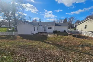 212 Whitehirst Manor Ct, Unincorporated, MO 63304 - Photo 8