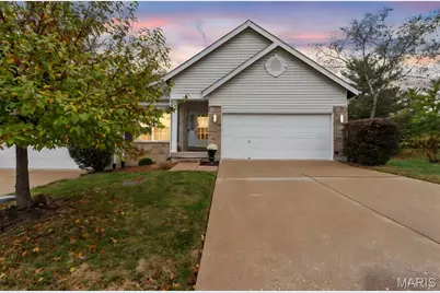 101 Robbins Way Drive, Florissant, MO 63034 - Photo 4