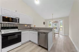 101 Robbins Way Dr, Florissant, MO 63034 - Photo 14